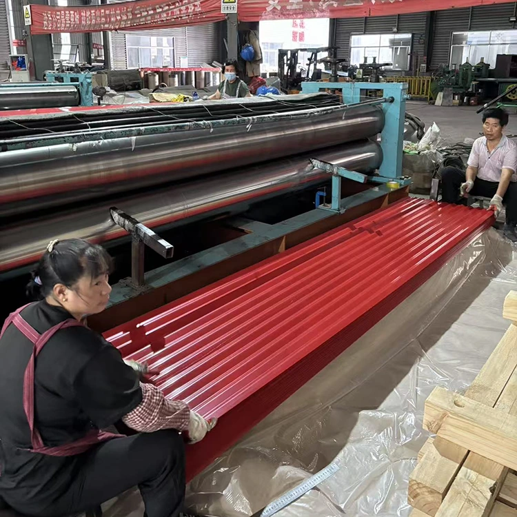 Rəngli örtülmüş büzməli metal dam örtüyü